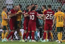 Türkiye Galler maçında ortalık karıştı! Burak Yılmaz çıldırdı, futbolcular birbirine girdi...