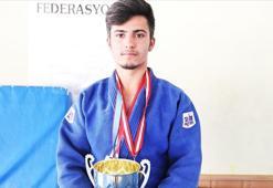 Abdulkadir Atsak'ın hayatını judo değiştirdi