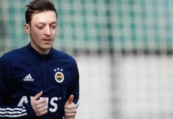 Mesut Özil'den Türkiye'ye Galler karşısında destek