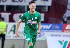 Altay, Yunan oyuncu Anastasios Chatzigiovanis'in peşinde