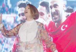 Azerbaycanlı sanatçı Azerin, A Milli Futbol Takımı için şarkı yaptı