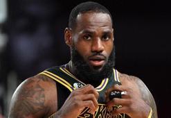 LeBron James forma numarasını değiştiriyor