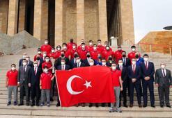 Anadolu Efes, EuroLeague kupasıyla Ata'nın huzuruna çıktı