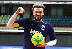 Salvador Hidalgo Oliva 1 yıl daha Fenerbahçe'de
