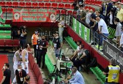 Pınar Karşıyaka - Fenerbahçe Beko maçında gergin anlar!