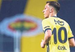 Mesut Özil yeni sezonda 10 numaralı formayı alıyor