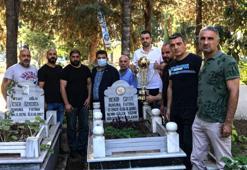 Adana Demirspor yönetimi, Bekir Çınar'ın mezarını şampiyonluk kupasıyla ziyaret etti