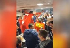 Zeki Çelik paylaştı! Şampiyonluk sonrası Lille soyunma odası!