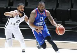 SON DAKİKA! Beşiktaş Icrypex - Anadolu Efes maç sonucu: 66-96