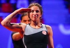 Milli güreşçi Zeynep Yetgil'den Kuzey Makedonya'da gümüş madalya