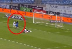 Gomis golleriyle takımını şampiyonluğa taşıyor...