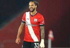 Walcott Southampton ile sözleşme imzaladı