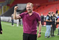 Flaş Beşiktaş açıklaması: Başka teknik direktör olsa lige havlu atmıştı!