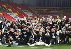 Beşiktaşlılar, tarihi şampiyonluğun tarihi posteri yarın FANATİK'te