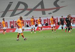 Galatasaray, şampiyonluğu averajla 2. kez Beşiktaş'a kaptırdı