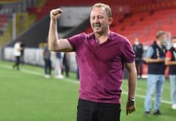 Süper Lig'e Türk teknik damgası! Sergen Yalçın geleneği sürdürdü!