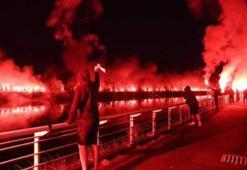 Rangers taraftarlarından müthiş şov... Şehri yaktılar!