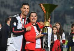 Ronaldo'nun annesi: Onu Sporting'e dönmesi için ikna edeceğim