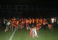 Galatasaray'dan Fenerbahçe'ye 2011-2012 sezonu şampiyonluk göndermesi!