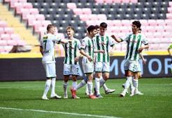 Bursaspor'da 17 oyuncu ilk kez profesyonel ligde oynadı