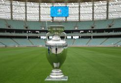EURO 2020'de verilecek şampiyonluk kupası Bakü'de sergilendi