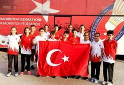 Minik badmintonculardan 10 madalya