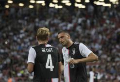 De Ligt, Manchester United'a; Merih, yeniden 11'e