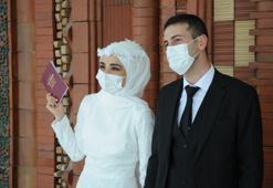Maskeler yüzlerindeki mutluluğu gizleyemedi