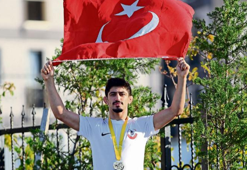 Güreşin yeni yıldızı Kerem Kamal!