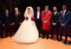 Samuel Eto'o ve Arda Turan nikah şahidi