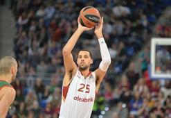 Austin Daye saldırıdan kılpayı kurtuldu