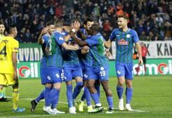 Çaykur Rizesporlu futbolculardan ihtiyaç sahibi vatandaşlara gıda yardımı