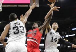 Spurs evinde kazanmayı sürdürüyor
