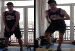 'Evde kal' çağrısına Umut Nayir'den videolu destek!