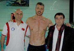 Saadettin Saran yüzmede şampiyon