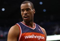 'NBA pivotuyum, eşcinselim'