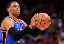 Russell Westbrook'tan 15'inci "triple-double"