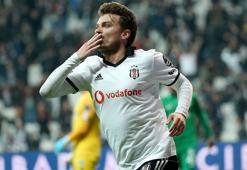 Ljajic ve ailesi ülkesine dönemedi
