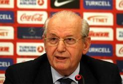 FIFA'dan Şenes Erzik'e ödül