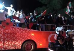 Diyarbekirspor şampiyonluğunu şehir turu atarak kutladı