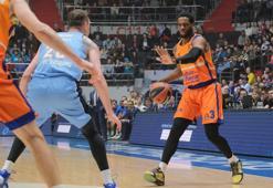 Valencia'lı Loyd'dan Fenerbahçe'ye geçmiş olsun mesajı