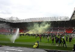 İngiltere'de dev protesto! Manchester United-Liverpool maçı ertelendi...