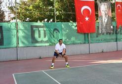 Soner Çetin teniste şampiyon