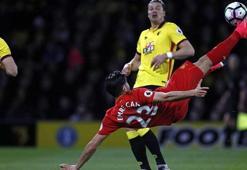 Emre Can attı stüdyo yıkıldı!