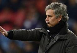 Mourinho soğuk savaşı başlattı!