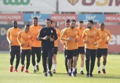 Galatasaray'a derbi öncesi iki müjde birden!