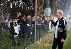 Altay taraftarından Mustafa Denizli'ye: Şampiyon yap bizi heykelini dikelim