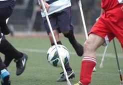 Demirören, Ampute Futbol maçı izledi