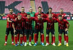 Eskişehirspor kalesini gole kapatamıyor! TFF 1.Lig'in en çok gol yiyen takımı