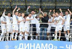 Dinamo Kiev'de şampiyonluk sevinci yaşanıyor